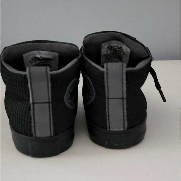 Converse Chuck Taylor athletic shoes kids size 7 - Picture 3 of 7